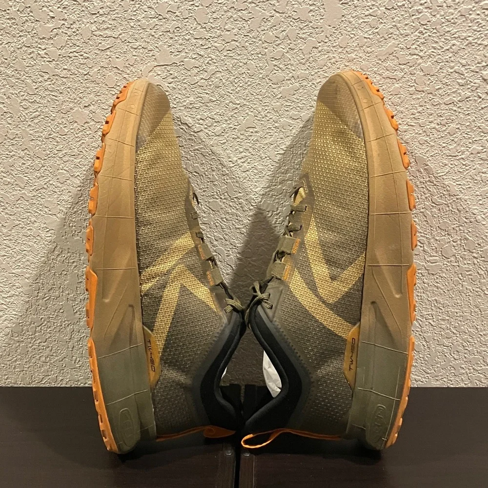 KEEN Men's Green and Tan Athletic Shoes - Picture 6 of 8